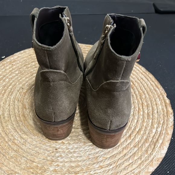 Cole Haan Leather Suede Olive Green Chealse Ankle Booties Size 8.5 - Picture 6 of 8